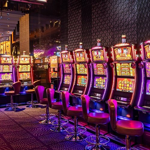 Complimentary refreshments on the casino gaming floor